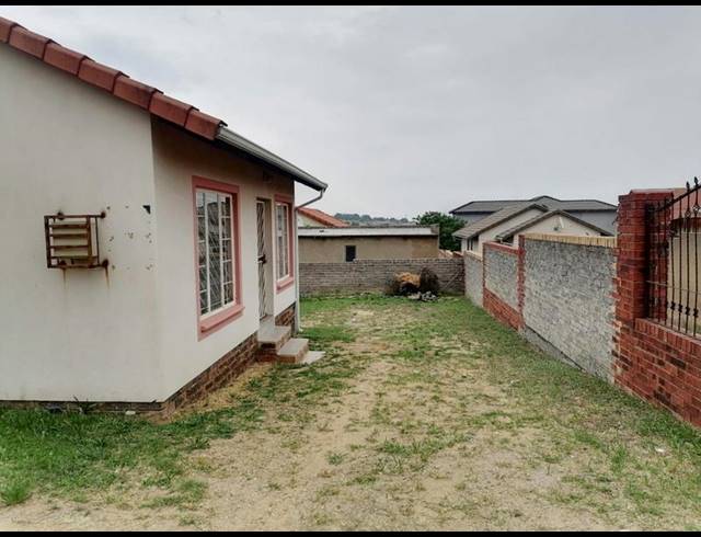 2 BEDROOM HOUSE FOR SALE IN COSMO CITY